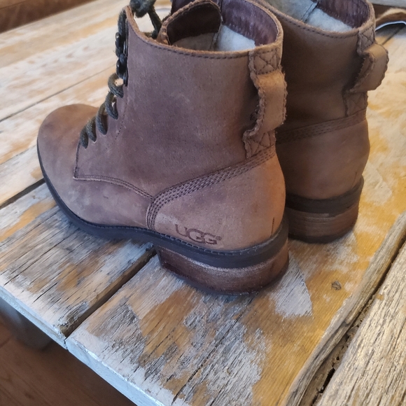 UGG SHOES - Picture 3 of 5